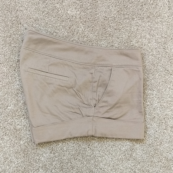 Light Brown short shorts - Picture 3 of 3